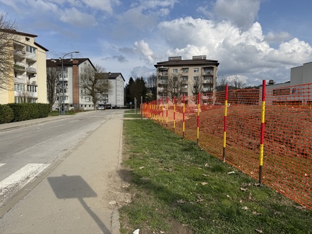 Slika ceste in pločnika