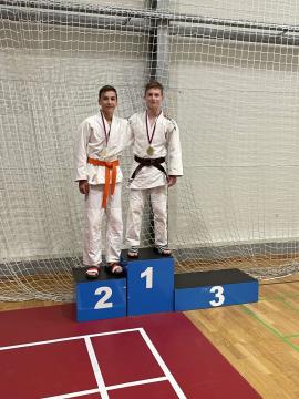 IMG-d407bd8f6ad18cd71090a58818c23eba-V