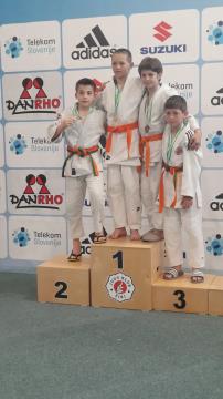Tekmovalci na stopničkah