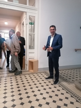 obiskovalci v Mestnem muzeju