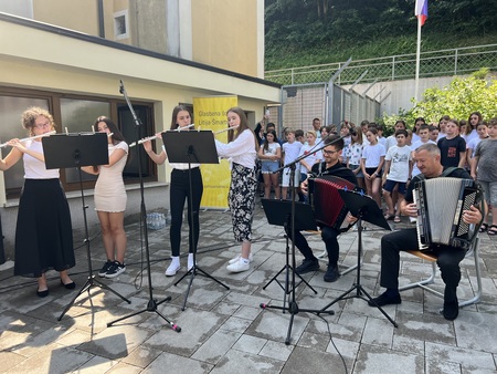 kvartet flavt ter dveh harmonik