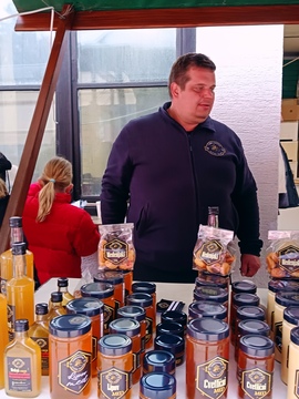 stojnica in ponudnik