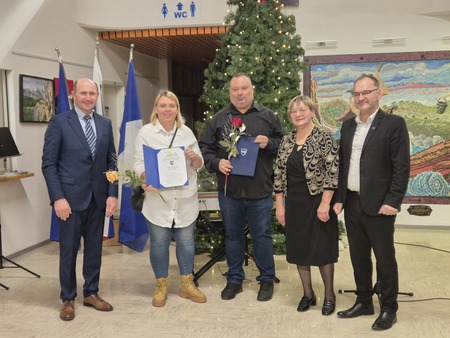 Župan Občine Litija, predstavnica RCSS, Andraž Šešok, podžupanja in podžupan