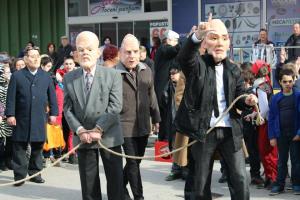 1897821_300569553430551_2116512183_n