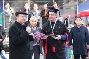 1939855_300570146763825_1891042663_n